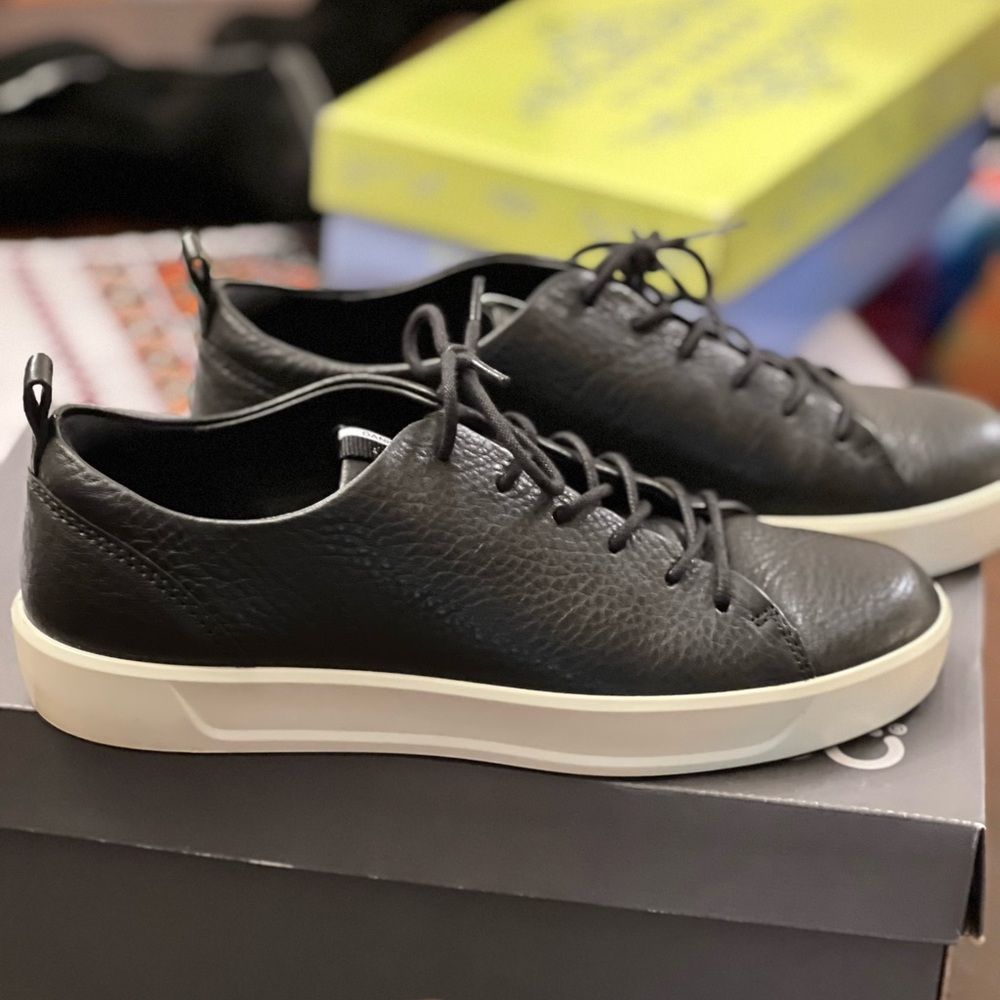 Ecco Danish Design womens Black Leather Lace up Casual Sneakers Size 38